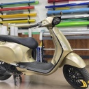 Vespa Sprint dán đổi màu Vàng Champagne