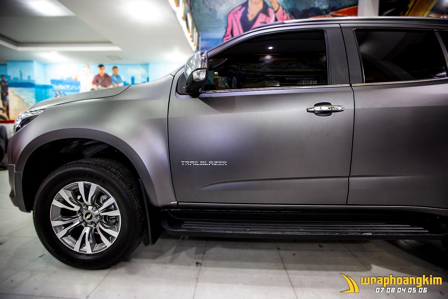 Chevrolet Trailblazer Full Wrap Matte Dark Grey — góc 6