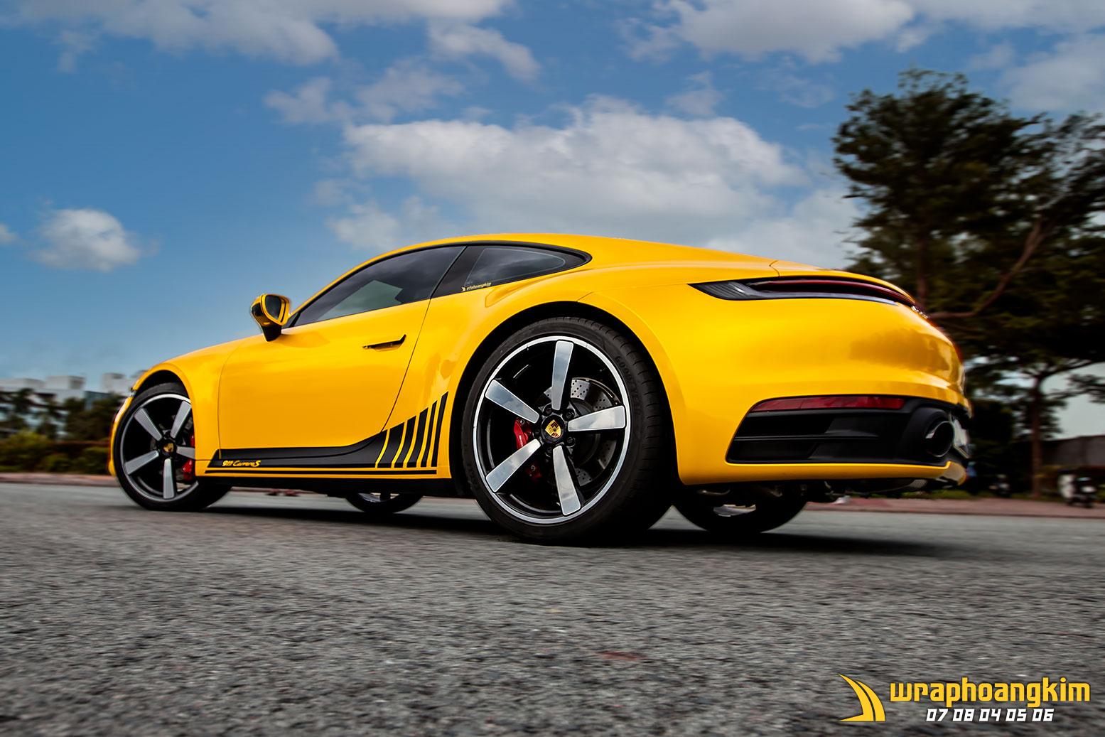 Porsche 911 Carrera S Full Wrap Gloss Yellow — góc 2