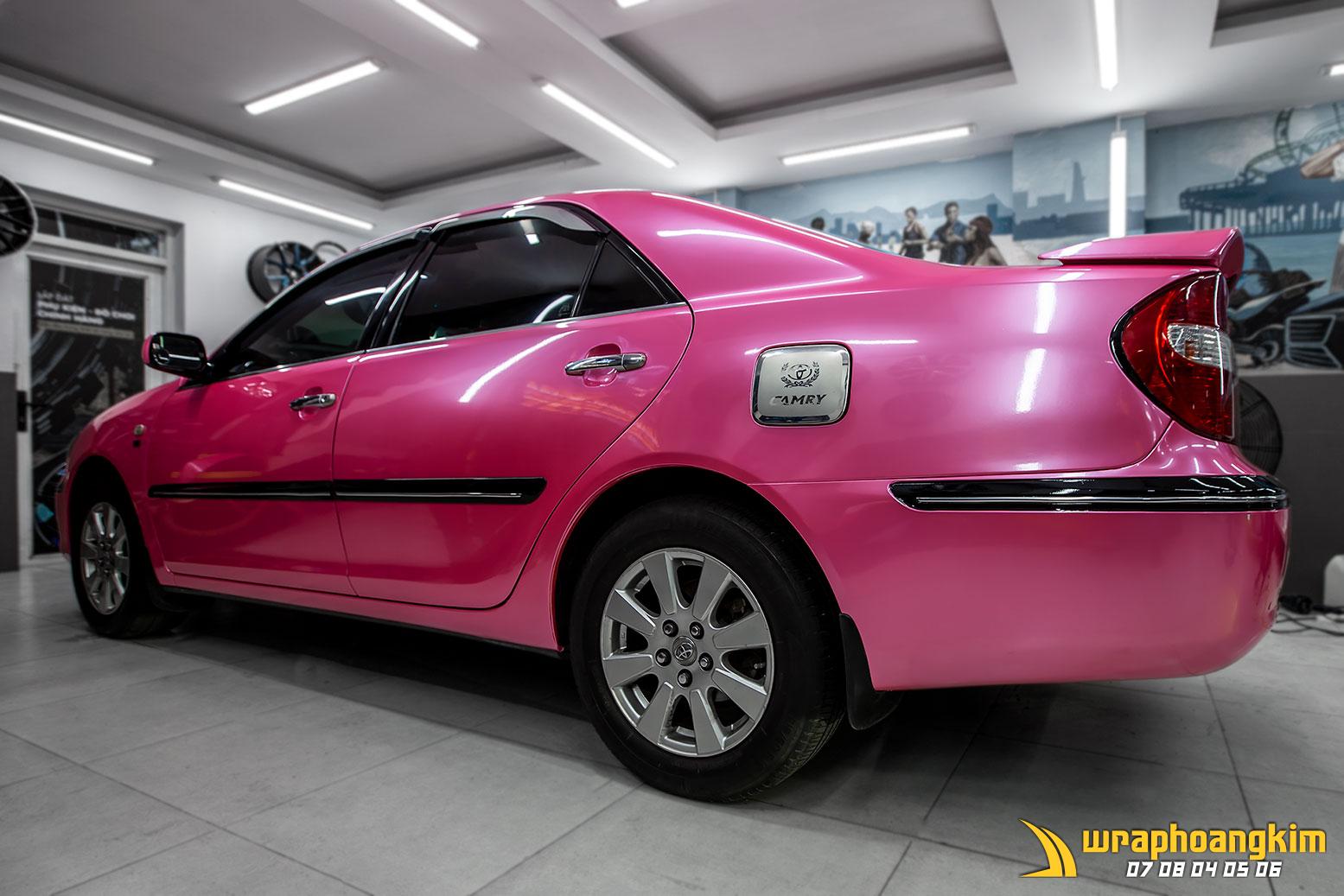 Toyota Camry Full Wrap Gloss Fluorescent Neon Pink — góc 5