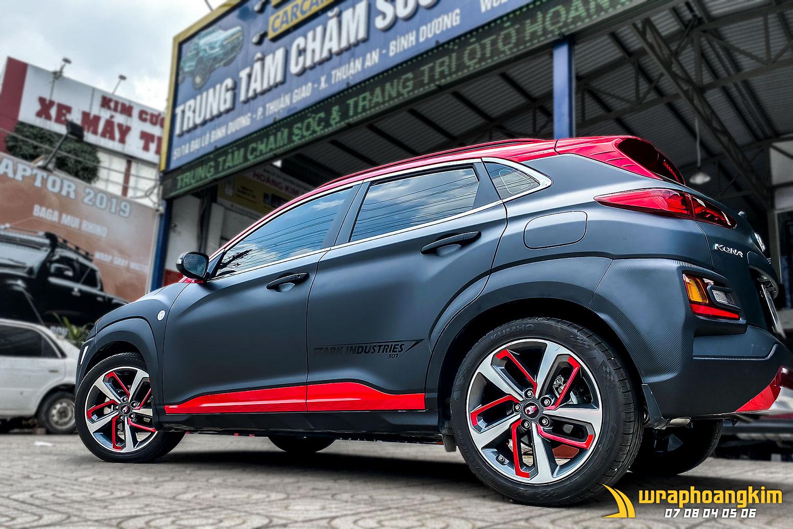 Hyundai Kona Full Wrap Matte Black — góc 3