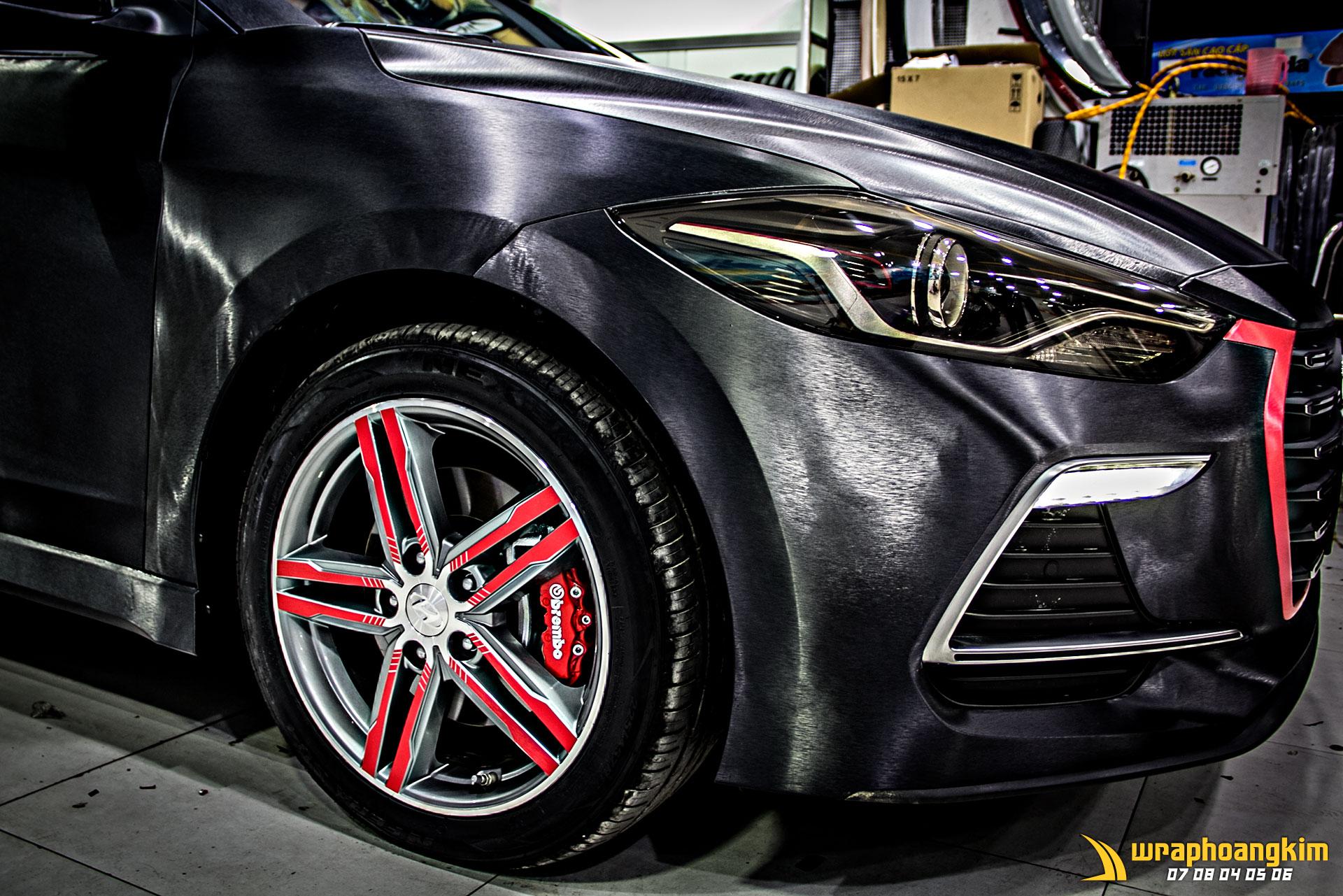 Hyundai Elantra Full Wrap Brushed Black Metallic — góc 4